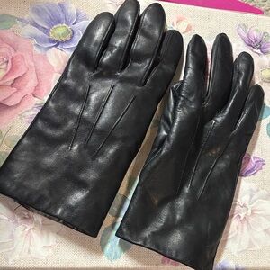 Lined leather gloves